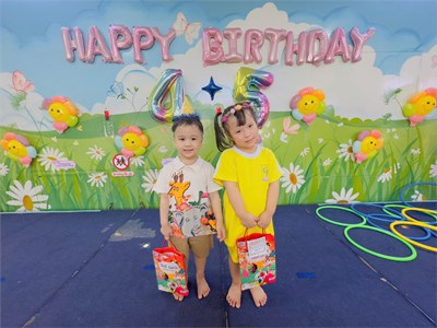 Chúc mừng sinh nhật bé yêu tháng 4 và 5