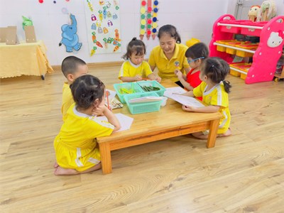 Giờ học tạo hình  Ngôi nhà 