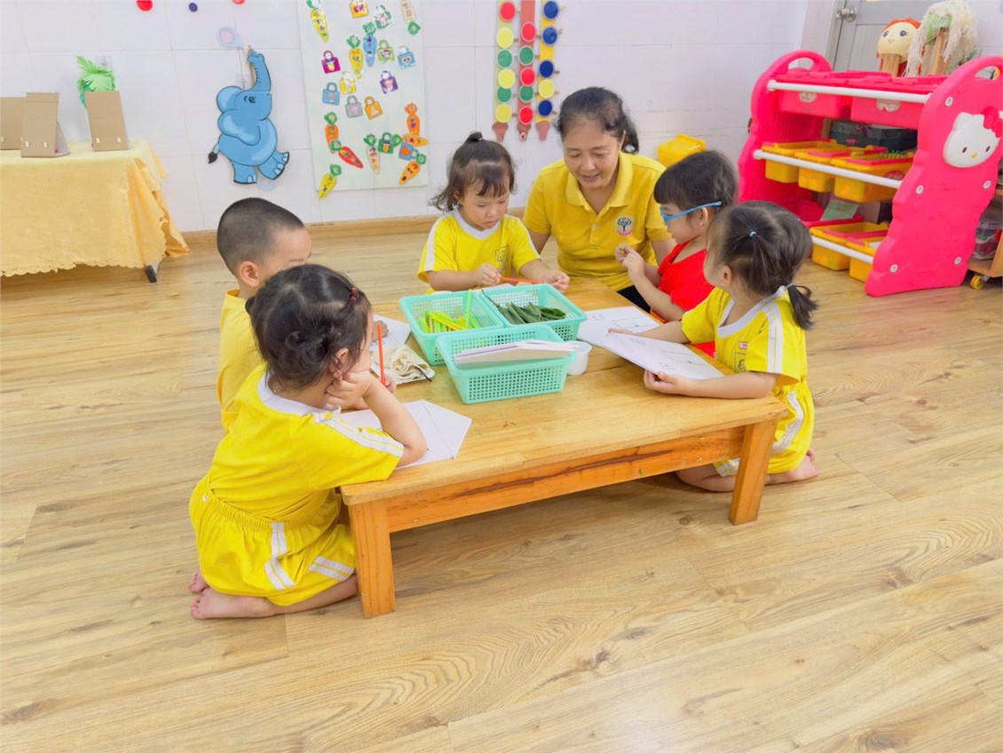 Giờ học tạo hình  Ngôi nhà 
