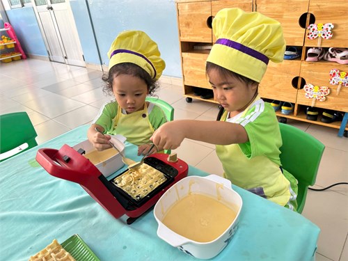 Ba mẹ ơi ! các bé cùng nhau làm kỹ năng  bánh nướng 