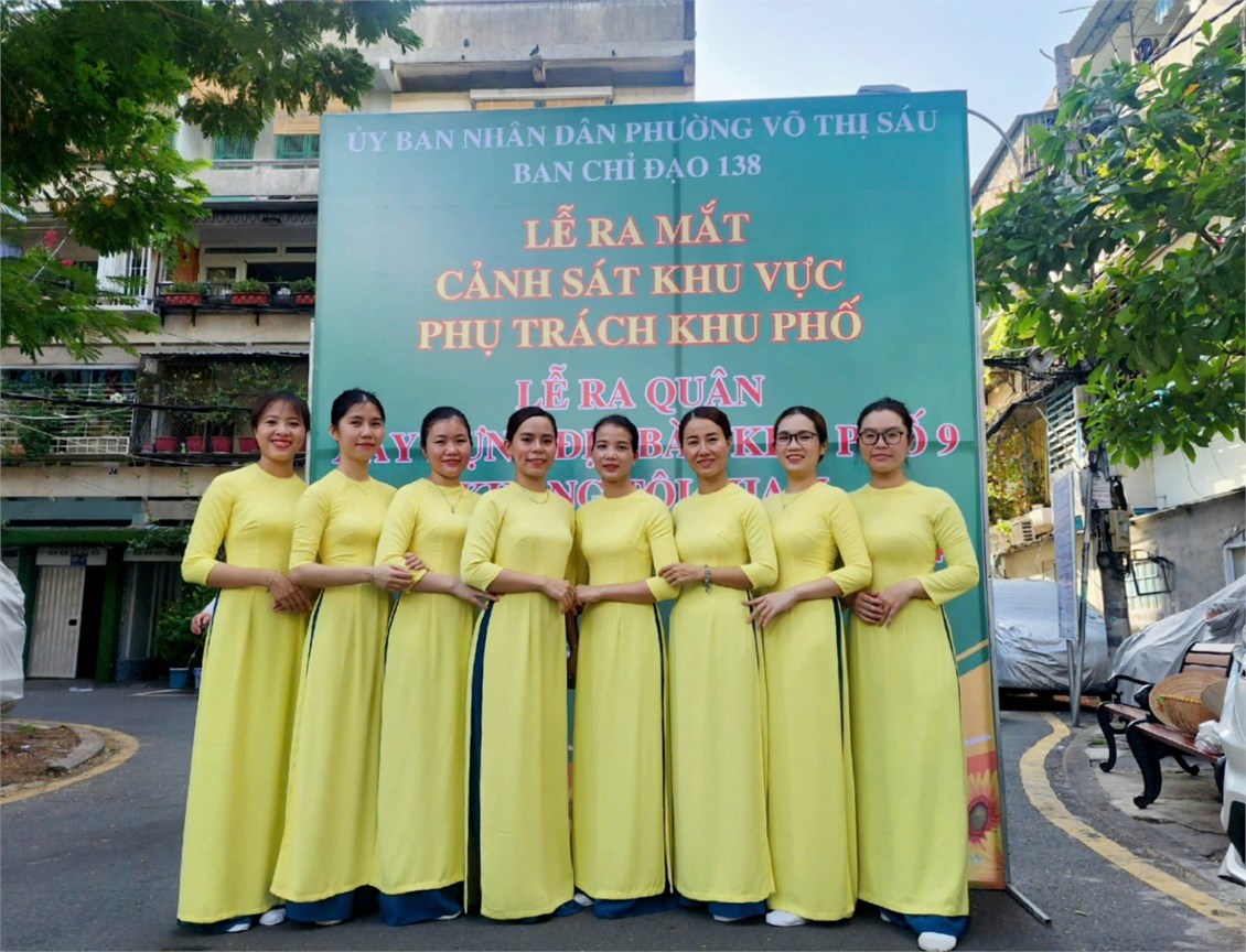 Tham gia văn nghệ lễ ra mắt cảnh sát khu vực phường võ thị sáu