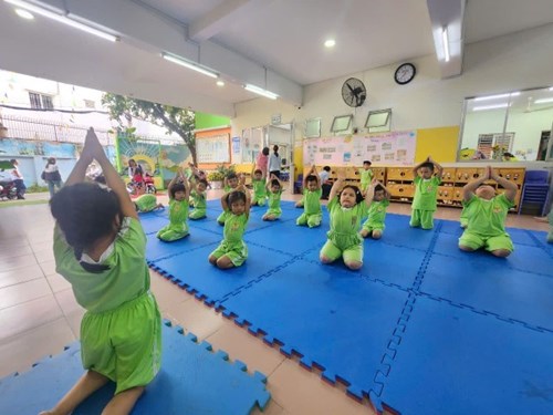 Yoga buổi sáng cùng các bé pooh 1