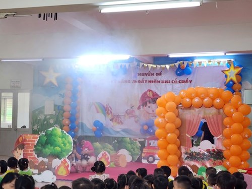 Chuyên đề kỹ năng thoát hiểm khi có cháy của các bé pooh 1