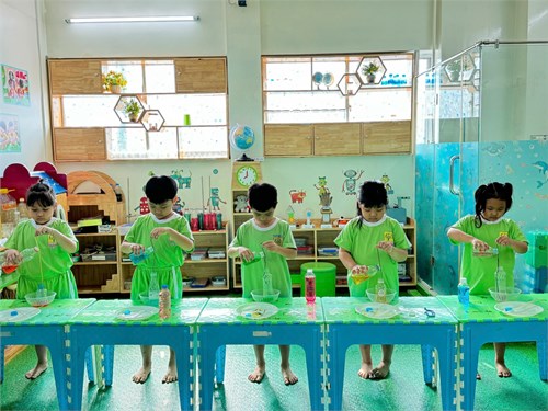 Pooh 2 - các con cùng khám phá thí nghiệm sự dẫn truyền của nước
