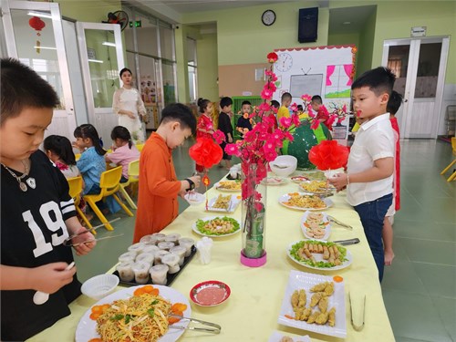 Pooh 2 - tiệc buffet mừng tết nguyên đán lớp chúng mình