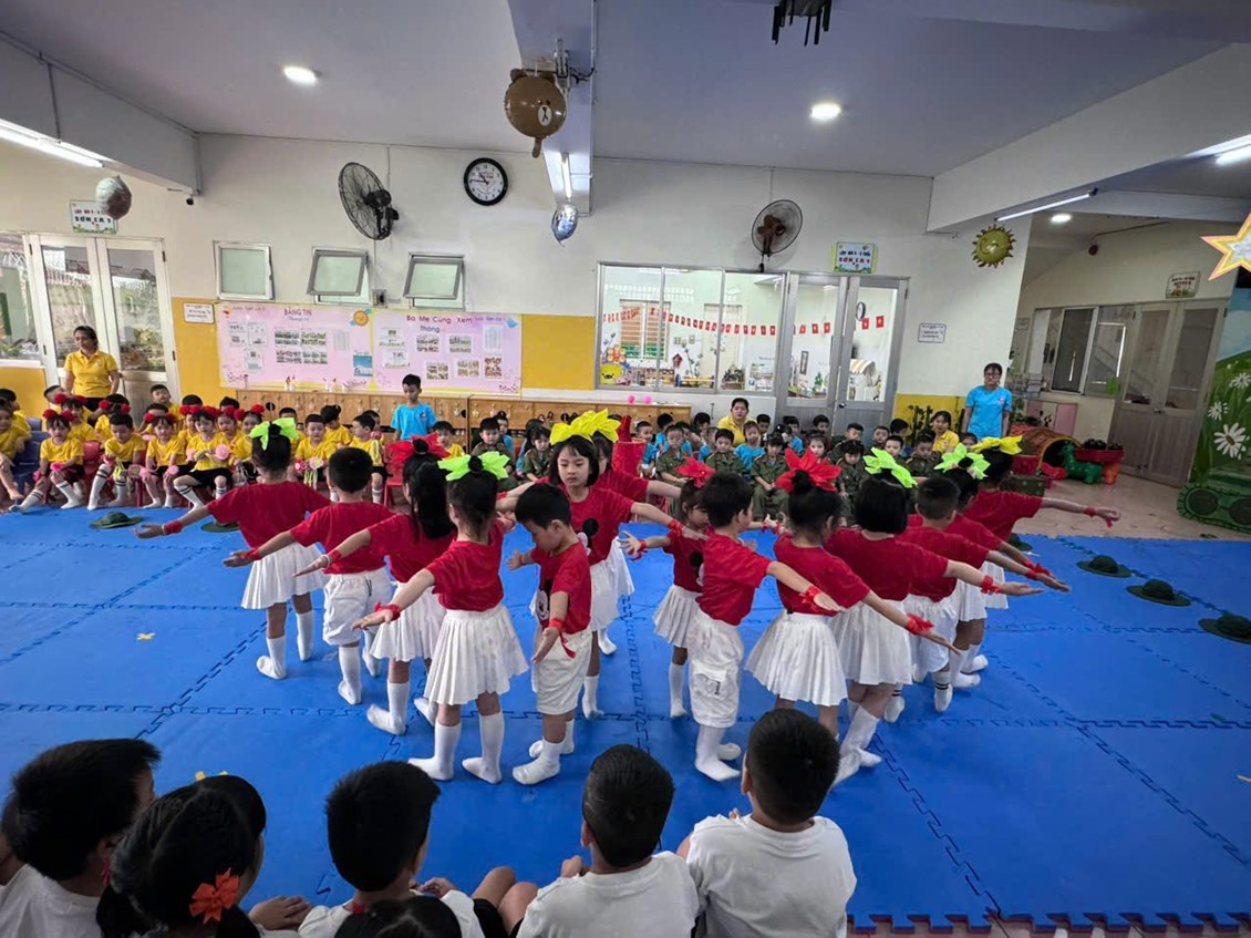 Pooh 2 - tham gia hội thi năng lượng mới cả ngày vui ( lần 3 )