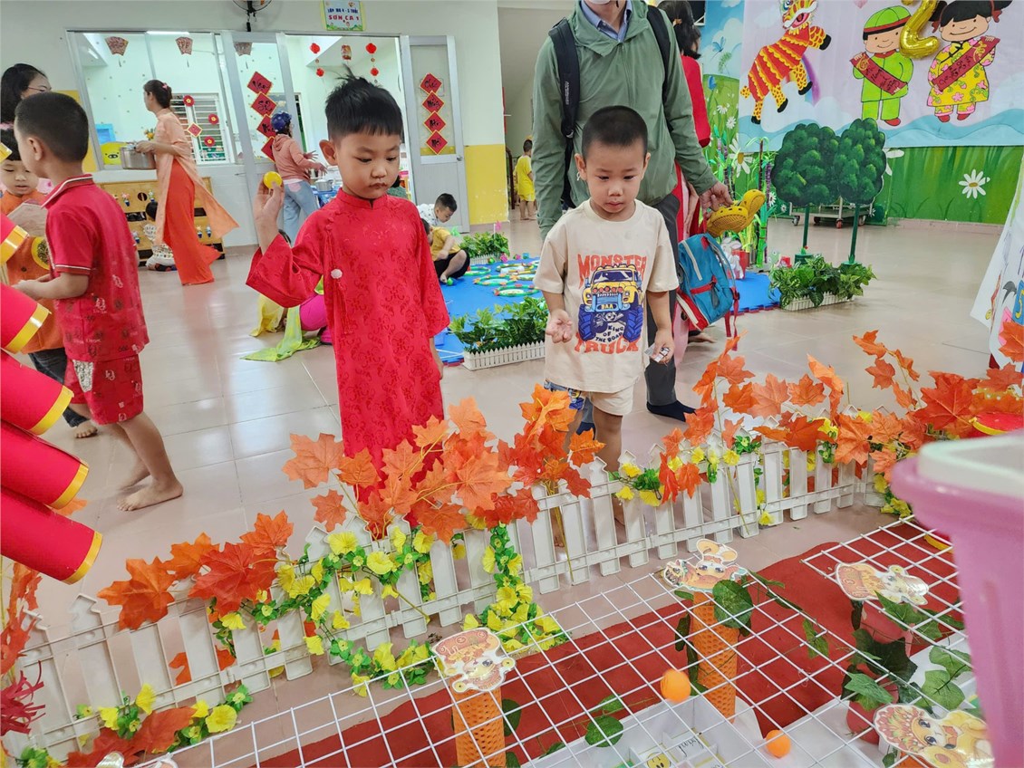 Pooh 2 - bé vui chơi xuân ất tỵ hái lộc đầu năm