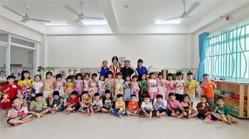 Bé vui trung thu năm học 2024-2025