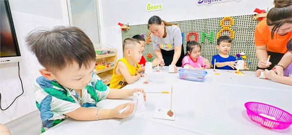 Trường Mầm Non 8 - Hoạt động Stem lớp Lá 3
