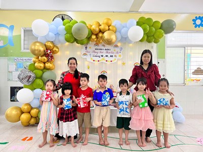 Lễ hội mừng năm mới và sinh nhật các bé