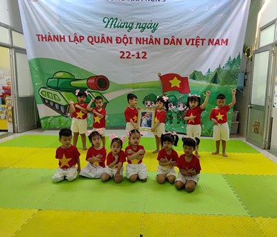 Các bé lớp Mầm 2 tham gia lễ hội Mừng ngày thành lập Quân đội Nhân dân Việt Nam 22/12