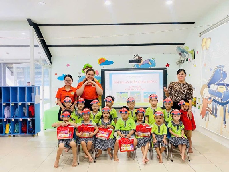 Hội thi  An toàn giao thông  Khối Mầm