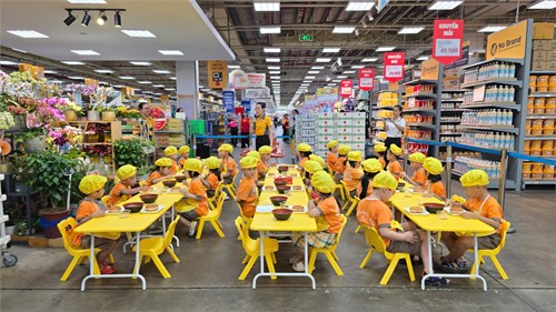 Các bé Trường Mầm non An Nhơn tham gia  Hoạt động trải nghiệm làm bánh DONUT tại siêu thị Emart 