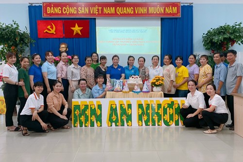 Mừng ngày giải phóng miền nam thống nhất đất nước 30/4 và kỷ niệm 10 năm thành lập trường