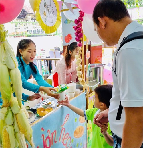 Trường Mầm non Bé Ngoan tham gia hưởng ứng tuần lễ “Dinh dưỡng và Phát triển” do  Phòng Giáo dục và Đào tạo Quận 1 tổ chức.