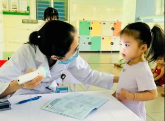 Khám sức khỏe định kỳ cho trẻ, năm học 2024 - 2025