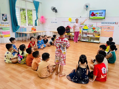 Lớp Lá 2: Dạy và khuyến khích học sinh đặt câu hỏi, tư duy phản biện