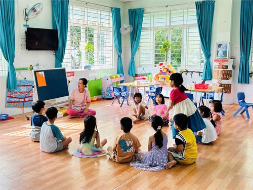 Lớp Lá 5: Dạy và khuyến khích học sinh đặt câu hỏi, tư duy phản biện