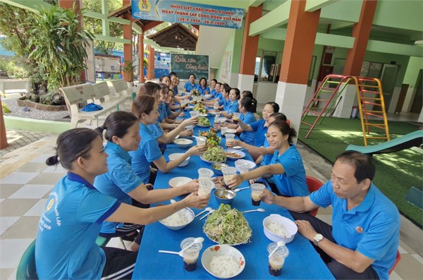 “bữa cơm công đoàn” năm 2024 tại trường mn bình trưng đông