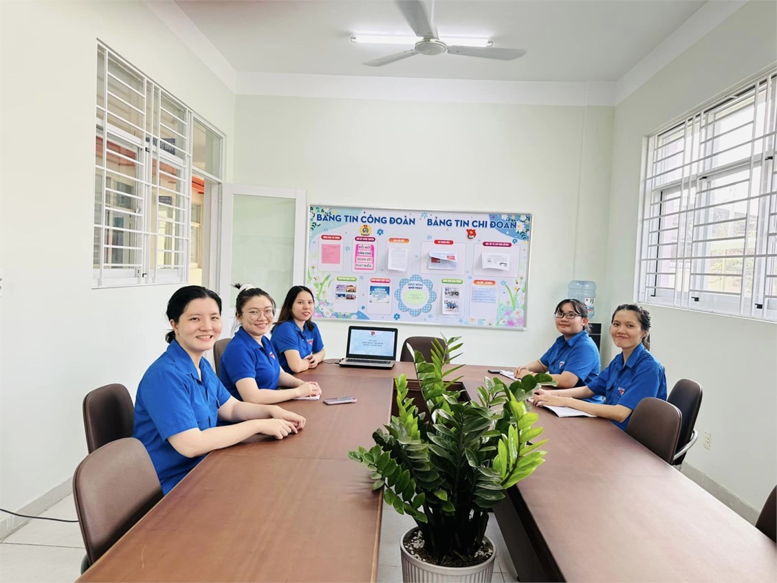 Chi Đoàn Trường MN Cúc Họa Mi tham gia Sinh Hoạt Chủ điểm Tháng 04 năm 2024.