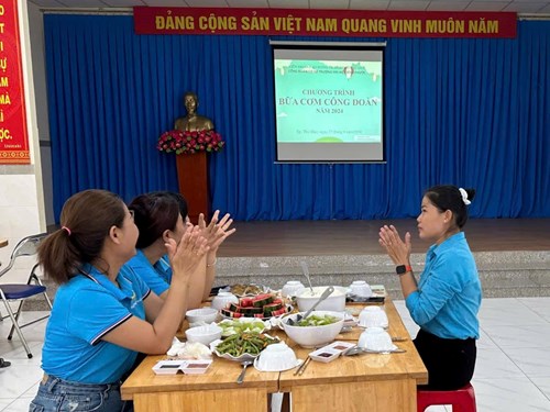 Bữa Cơm Công Đoàn Năm 2024