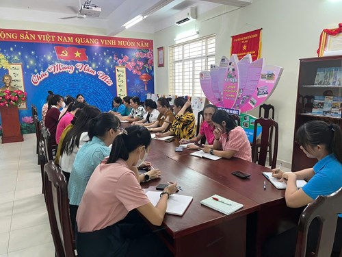 Họp chi bộ tháng 8