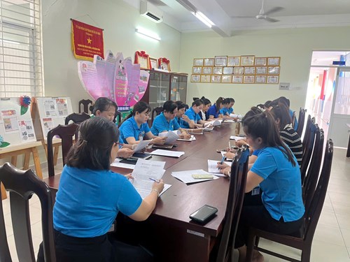 Họp Chi bộ tháng 9