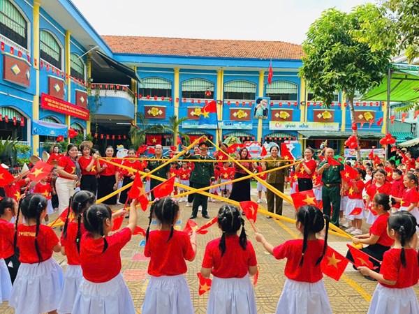 Trường Mầm Non Hoa Lan tổ chức Lễ hội Chào mừng 50 năm Ngày Giải phóng miền Nam (30/4/1975 – 30/4/2025).