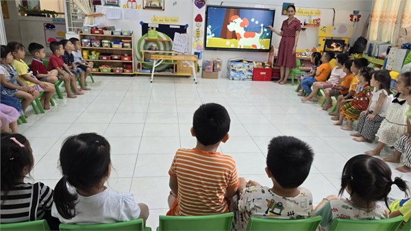 Mầm non Hoa Mai Quận 3
Kể chuyện CÁO THỎ VÀ GÀ TRỐNG
Lớp 4-5 tuổi