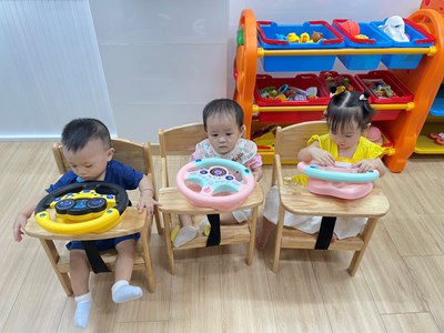 Mầm non Hoa Mai Quận 3
Hoạt động chơi với đồ chơi vô lăng
Nhóm 6-12 tháng