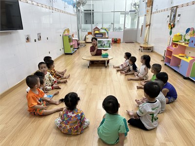 Trường Mầm Non Hoa Mai Quận 3
NBTN Con gà trống
Nhóm 13-24 tháng