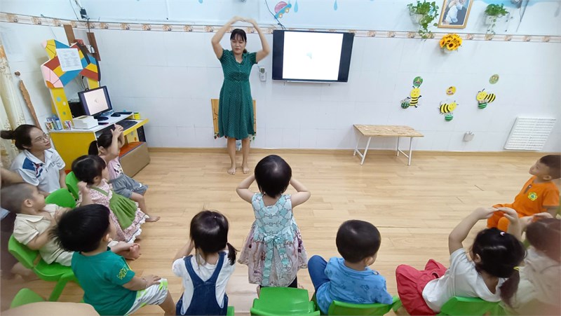 Trường Mầm non Hoa Mai Quận 3
Ai tinh mắt
Nhóm 25-36 tháng