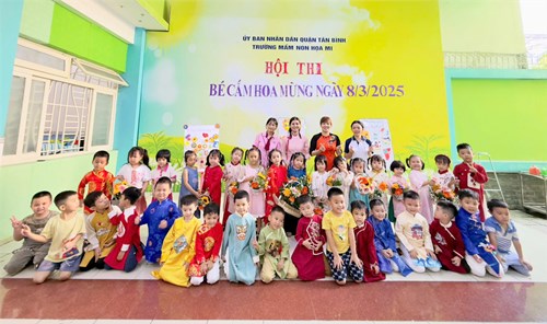 Lớp chồi 2 - mn họa mi tổ chức các hoạt động chào mừng ngày quốc tế phụ nữ 8/3