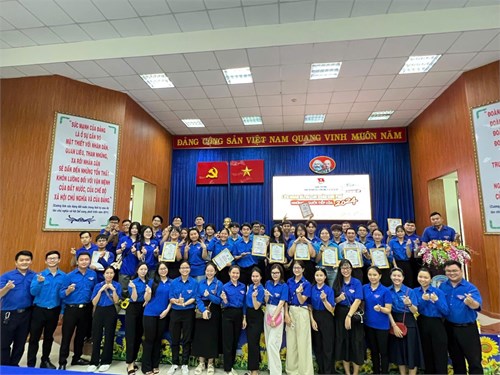 Chi đoàn mầm non họa mi tham gia liên hoan bí thư chi đoàn khu phố năm 2024 với chủ đề “những người tiếp lửa”