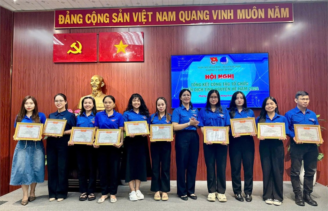 Chi đoàn mn họa mi tham gia hội nghị tổng kết chiến dịch tình nguyện hè năm 2024 do phường 12 tổ chức