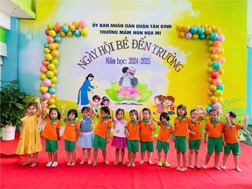 Các bé lớp Lá 2 tham gia  NGÀY HỘI BÉ ĐẾN TRƯỜNG 