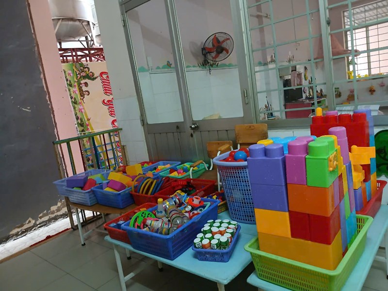 Công tác vệ sinh  môi trường, lớp, đồ dùng đồ chơi hàng tuần của trường MN Hoa Quỳnh