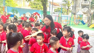 Sinh hoạt chào mừng 135 ngày sinh của Chủ tịch Hồ Chí Minh