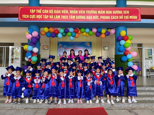 Lễ tri ân và trưởng thành cho học sinh các lớp cuối cấp