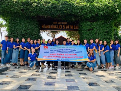 Chi đoàn trường mầm non hương sen tổ chức sinh hoạt chủ điểm tháng thanh niên
