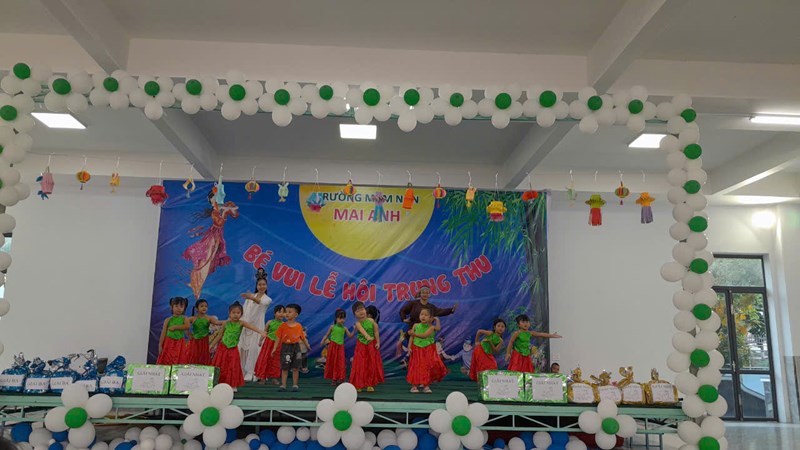 Các Bé mừng lễ hội Trung Thu