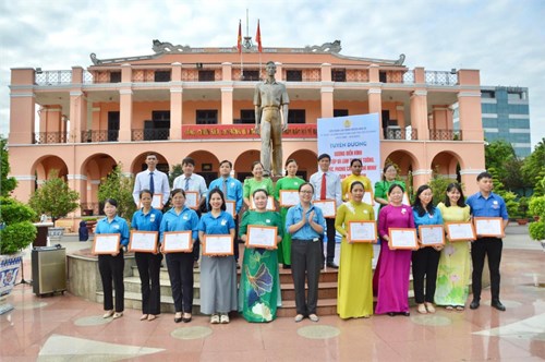 CĐCS Trường Mầm non Mạ Non đạt danh hiệu Tập thể tiêu biểu trong việc thực hiện học tập và làm theo tư tưởng, đạo đức, phong cách Hồ Chí Minh năm 2024