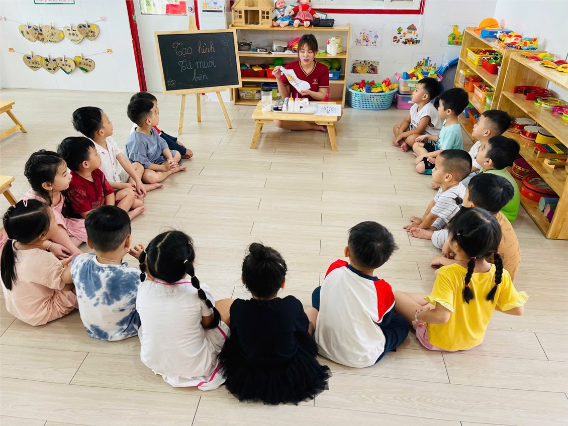 Tạo Hình :” Vẽ tranh bằng muối 