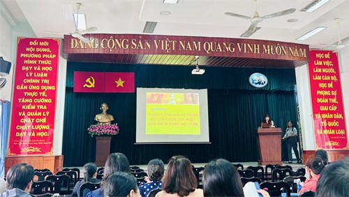 Tham dự lớp Chuyên đề Lịch sử Đảng - Đảng ta thật là vĩ đại