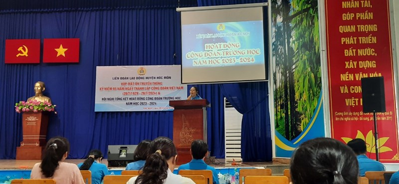 Sáng nay ngày 6/8/2024 đại diện Ban giám hiệu và Ban chấp hành Công đoàn trường Mầm non Mỹ Hòa tham dự lễ Tổng kết hoạt động công đoàn năm học 2023-2024 do Liên đoàn lao động huyện Hóc Môn tổ chức