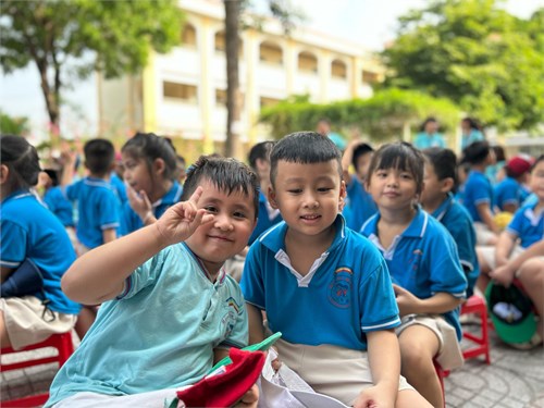 Tham quan trường Tiểu học Mỹ Hòa