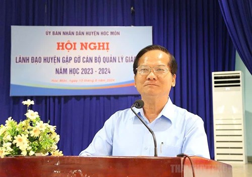 Lãnh đạo huyện gặp gỡ cán bộ quản lý giáo dục 2024-2025
