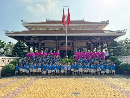 Tham quan khu di tích lịch sử Ngã Ba Giồng và công viên du lịch sinh thái Hóc Môn