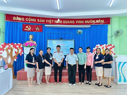 Đón đoàn Kiểm tra việc chấp hành pháp luật trong lĩnh vực an toàn thực phẩm đối với bếp ăn tập thể, căn tin, dịch vụ ăn uống trong trường học trên địa bàn Thành phố Hồ chí Minh