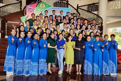 Công đoàn cơ sở Trường Mầm non Phượng Hồng tham gia hội thi văn nghệ  Công nhân, viên chức, người lao động quận Tân Phú năm 2024 